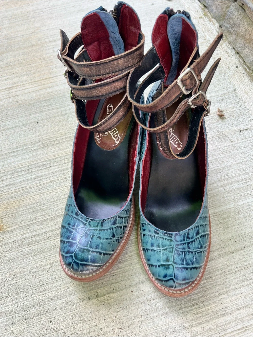 Freebird by Steven Teal Croc-Embossed Ankle-Strap Heels w/Brown Strap Shoes sz 6